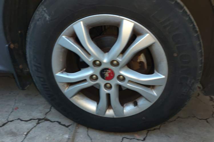 Used FORTHING Joyear XV 2015 1.6L CVT Luxury Model
