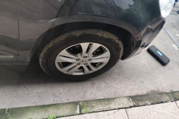 Used Haval H6 2011 Green Silence 2.0T Manual Two-Wheel Drive Elite Model