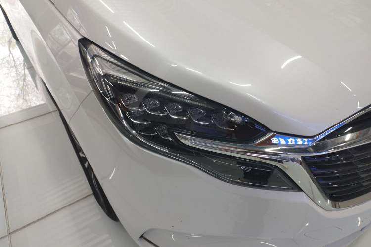 Used Buick GL8 2022 ES Landtrek 653T Luxury Edition Right Front Headlight