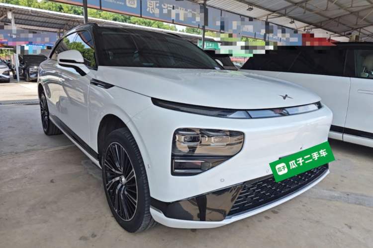 Used XPeng G9 2024 570 Max Front Right 45 Deg