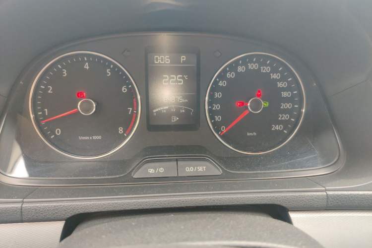 Used Volkswagen Gran Lavida 2013 1.4 TSI Automatic Comfort Model Instrument Cluster