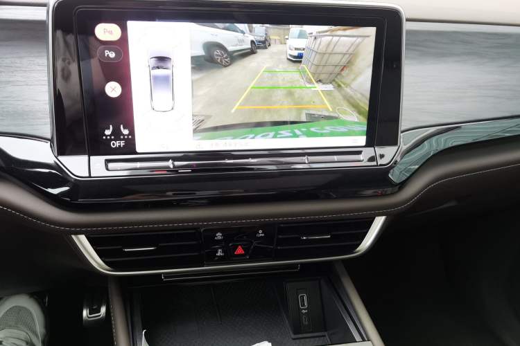 Used Volkswagen Viloran 2024 380TSI Premium Edition