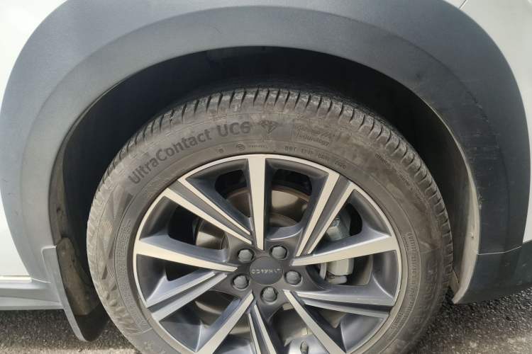 Used Lynk & Co 02 2020 1.5T DCT Two-Wheel Drive Pro Edition Right Front Wheel Hub