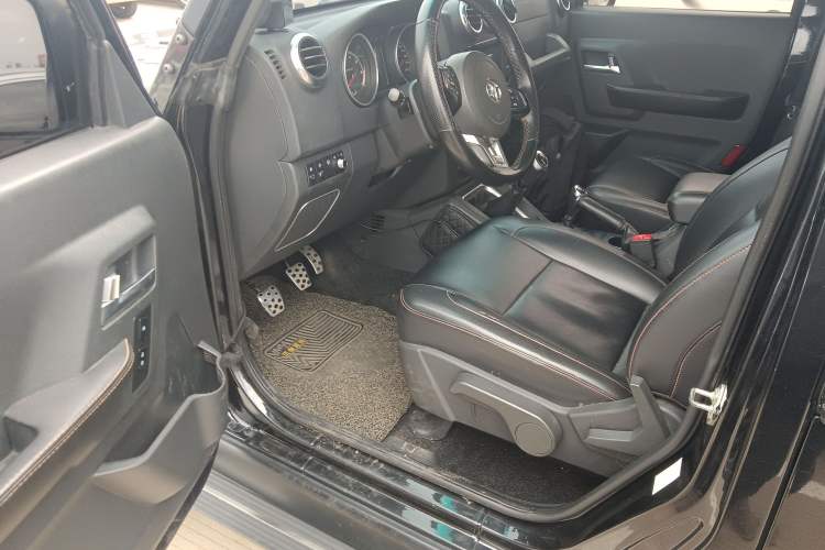 Used BAIC Off-Road BJ40 2016 40L 2.0T Manual All-Wheel Drive Prestige Edition