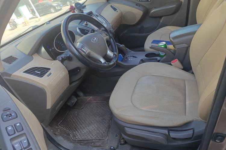 Used Hyundai ix35 2010 2.0L Automatic Two-Wheel Drive Elite Edition GLS
