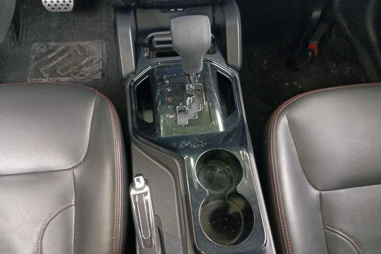 Used Geely Auto GX7 2015 Sports Edition 2.0L Automatic Prestige Model
