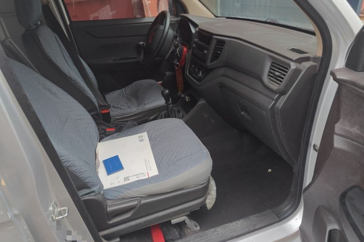 Used Wuling Hongguang V 2021 1.5L Jingqu Edition Enclosed-Window Vehicle LAR
