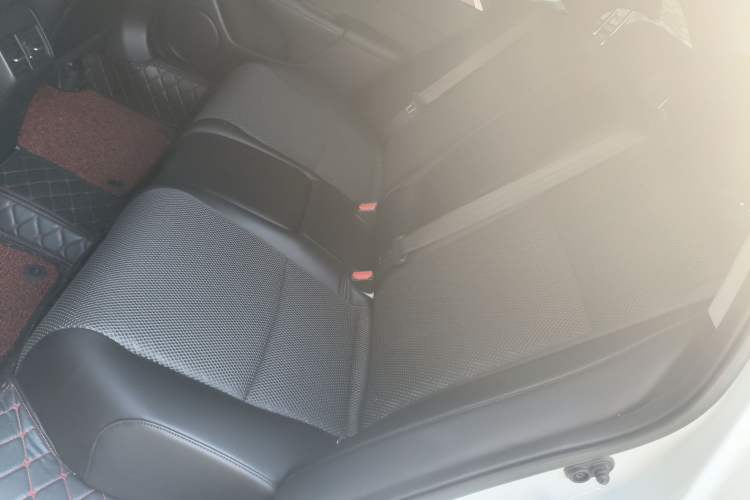 Used Honda Jade 2020 1.8L automatic Comfort version Left Rear Seat