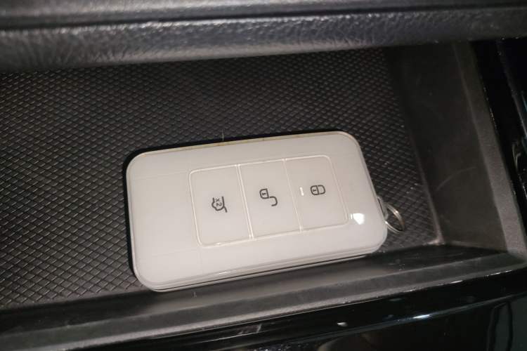 Used BYD Qin Pro New Energy 2019 EV Super Edition High-Power Smart Connect Luxurious Model Vehicle Key