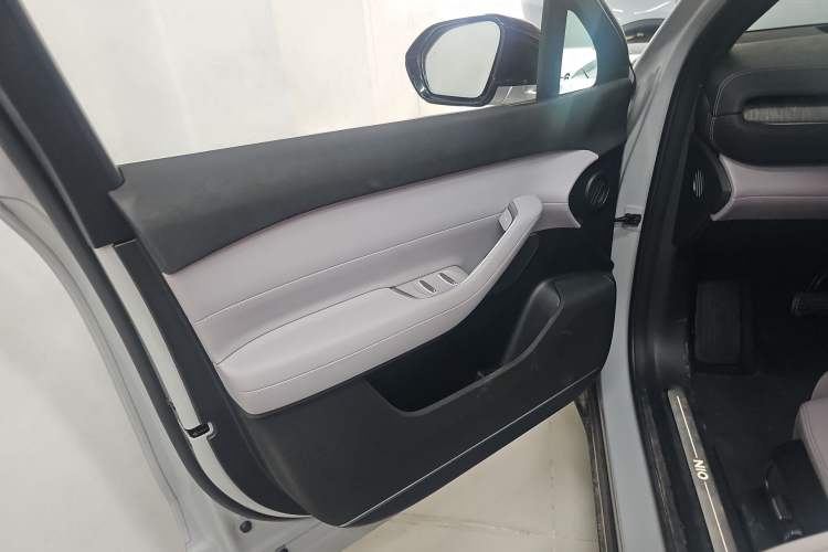 Used Nio EC6 2024 75 kWh Left Front Door Interior