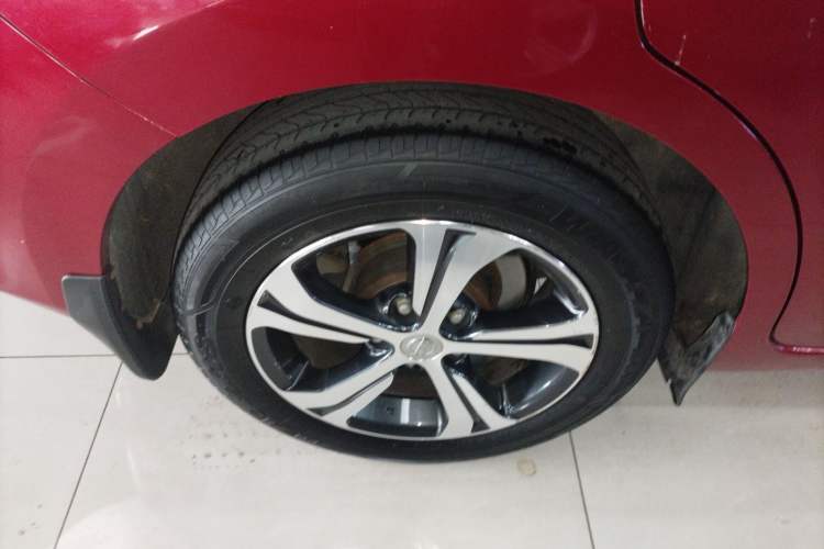 Used Nissan Tiida 2019 1.6L CVT Smart Drive Version China VI Standard Exterior 5