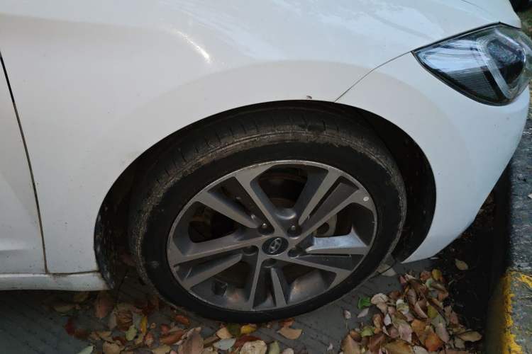 Used Hyundai Elantra (6th Generation / Lingdong) 2016 1.6L Automatic ZhiXuan – Elite Version Right Front Wheel Hub