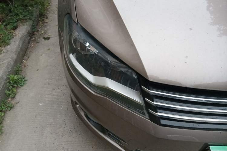 Used Volkswagen Bora 2014 1.6L Manual Comfort Model Right Front Headlight