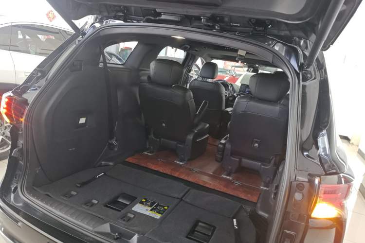 Used Toyota SIENNA 2023 2.5L Hybrid Deluxe Edition
