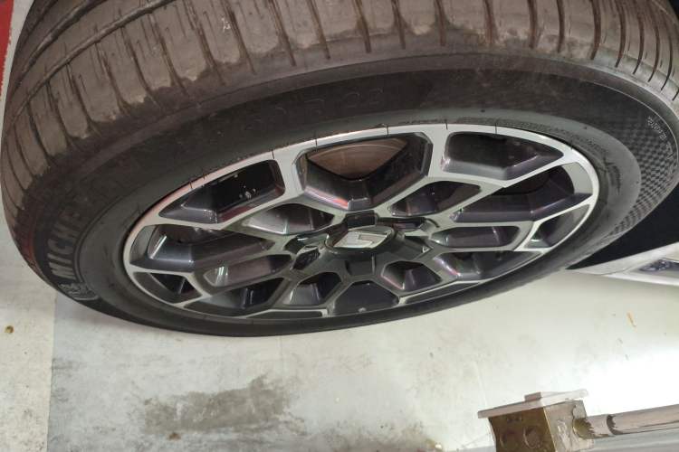 Used Tank 700 New Energy 2024 Hi4-T Extreme Edition Left Front Wheel Hub