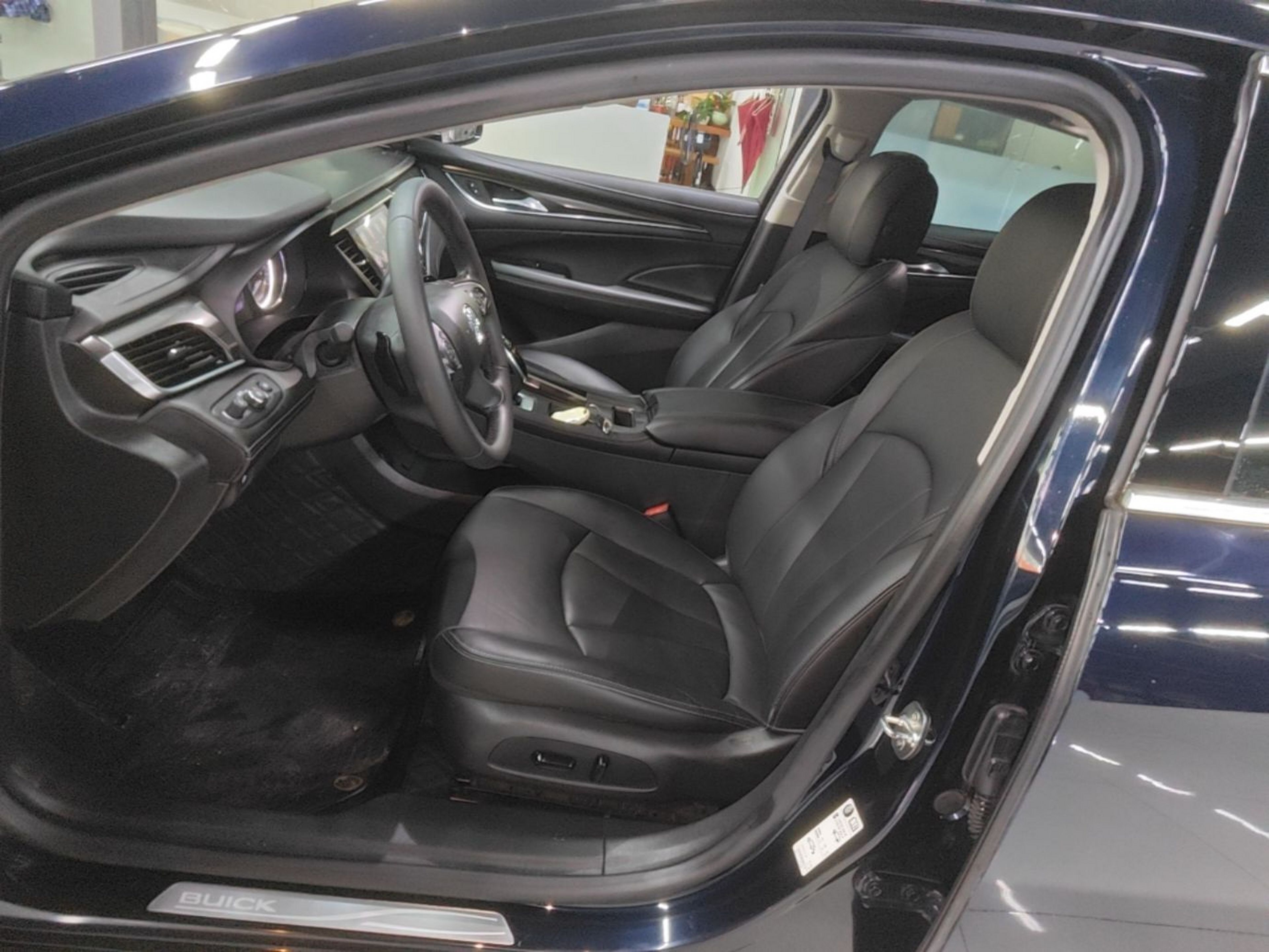 Vordere Reihe im Auto