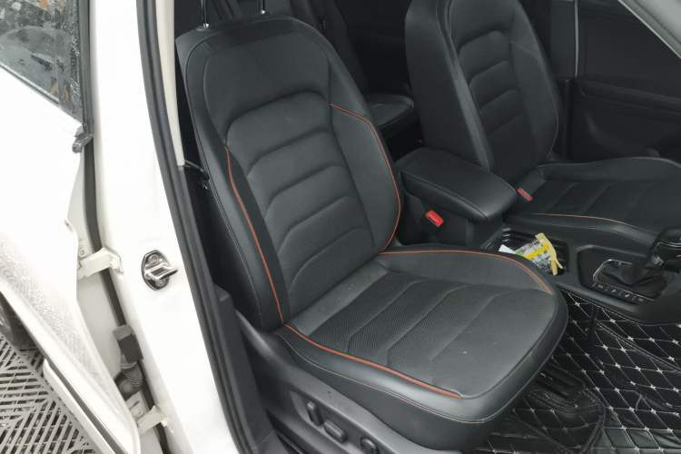 Used Volkswagen Tiguan L 2017 330TSI Automatic Two-Wheel Drive Flagship Edition Right Front Seat