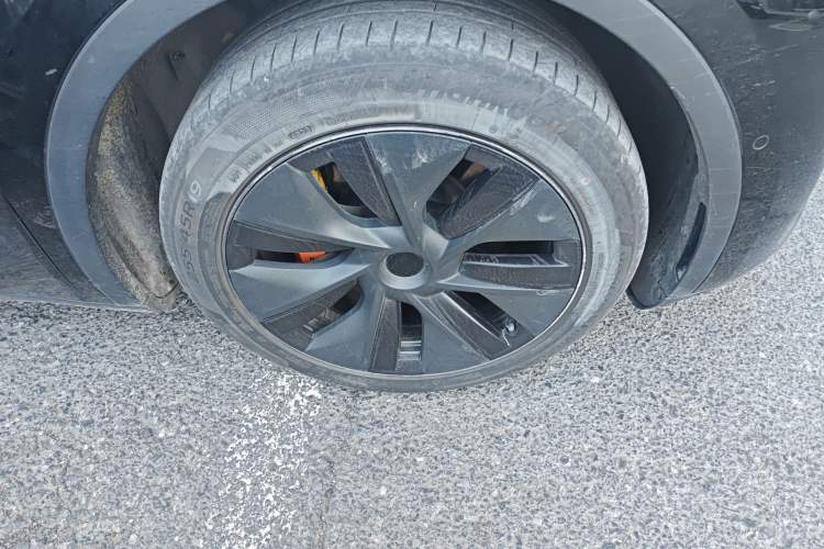 Used Tesla Model Y 2023 Long-Range All-Wheel-Drive Version