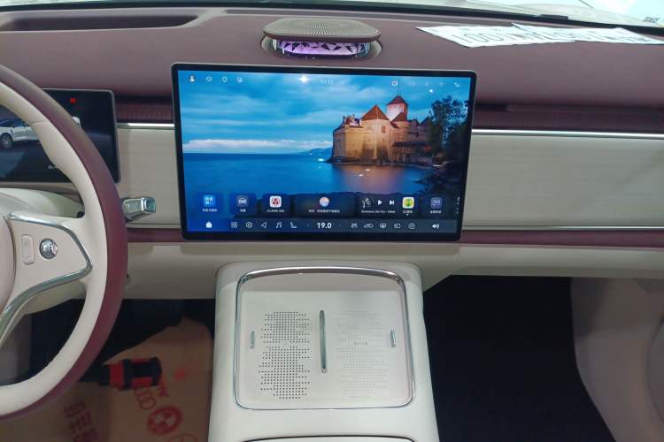 Used VOYAH COURAGE 2025 Model Rear-Drive Qiankun Edition Audio And AC Panel