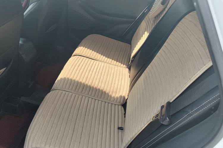 Used Chevrolet Trax 2019 325T Automatic Sport Edition China VI Standard Left Rear Seat