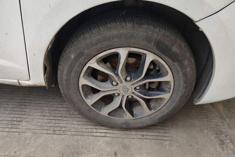 Used CHANGAN KAICHENG Oushang A600 2016 1.5L Manual Luxury 7-Seater Right Front Wheel Hub