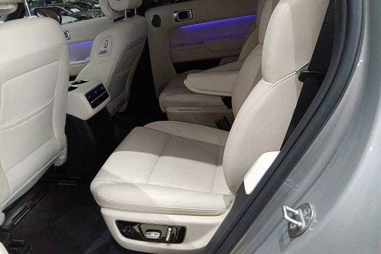 Used Li Auto L8 2023 Air model
