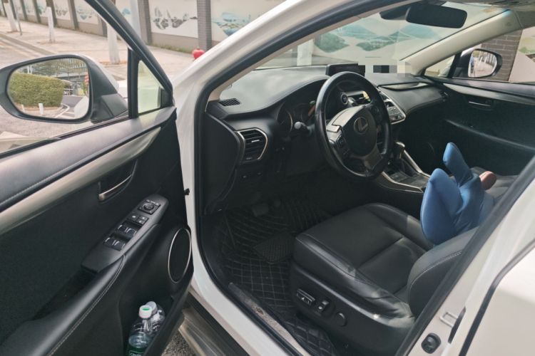 Used Lexus NX 2018 300h Front-Wheel-Drive FENGSHANG Version China V Emission Standard
