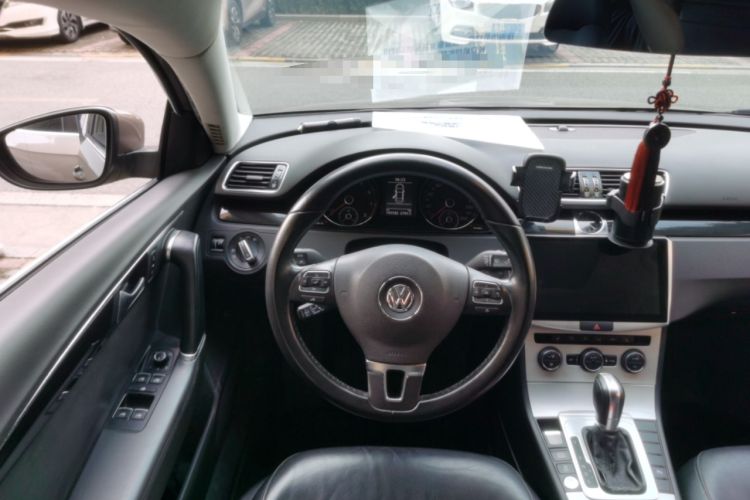 Used Volkswagen Magotan 2015 Facelift 1.8TSI Luxury Model Steering Wheel