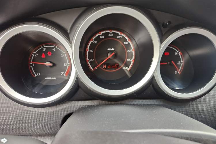 Used CHANGAN CX20 2014 1.4L IMT Sunroof Navigation Version China IV Standard