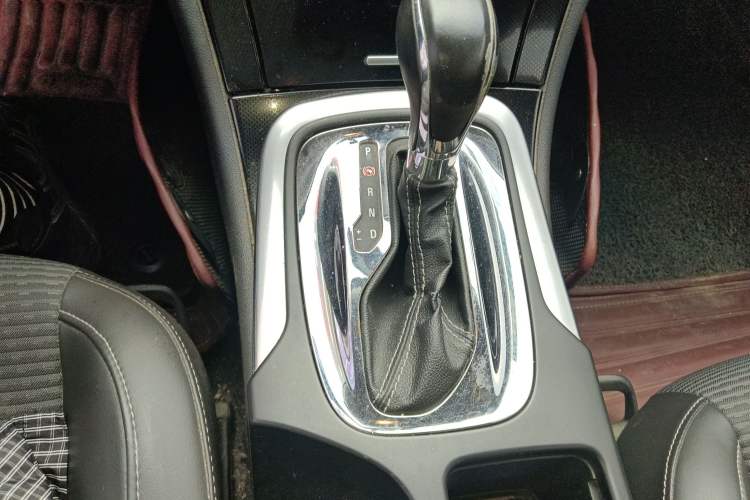 Used Buick Regal 2015 1.6T Leading Technology Model Gear Lever