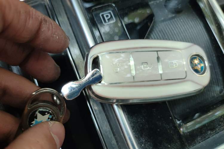 Used Venucia T90 2018 2.0L CVT Smart Connect Luxury Edition China V Standard Vehicle Key