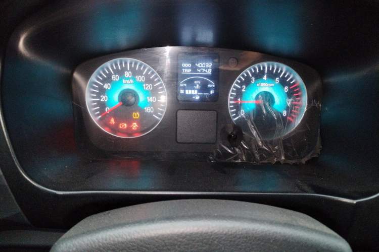 Used Jinbei Gold Hiace M Classic 2022 Panda Edition 1.5L Engineering Lion Passenger Van 6 Seats
