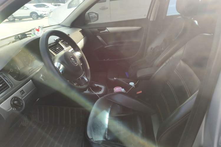 Used Volkswagen Lavida 2013 1.6L Automatic Fashion Edition
