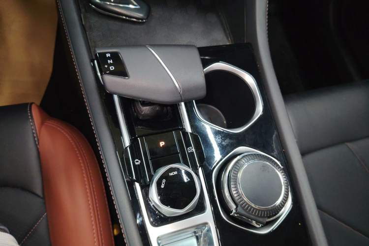 Used CHANGAN Eado 2023 Changan Edition PLUS Blue Whale NE 1.4T GDI DCT Prestige Version Gear Lever