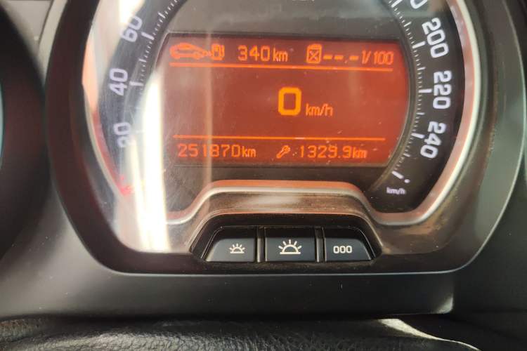 Used Citroen C5 2010 2.3L Automatic Luxury Edition Odometer Close Up