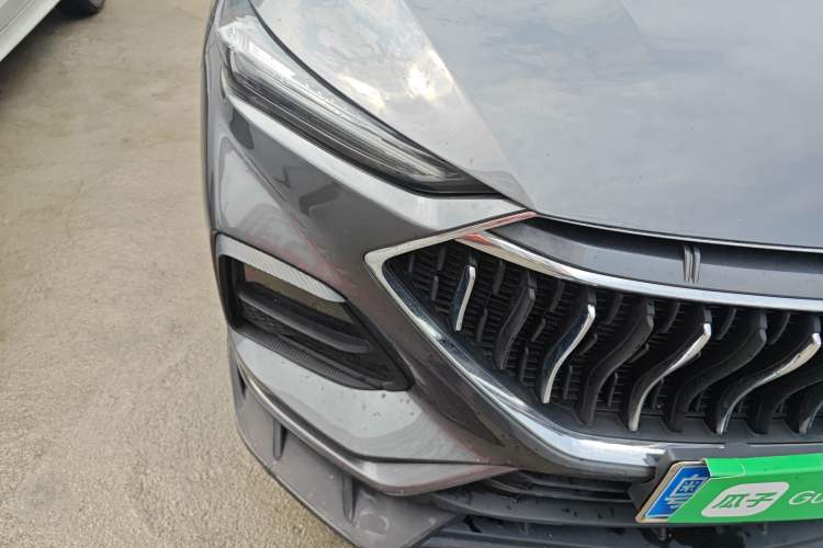 Used CHANGAN OSHAN X5 2021 Revised Version 1.5T DCT Luxury Edition Right Front Headlight