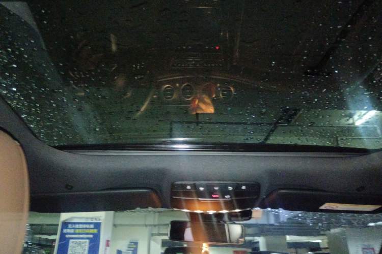 Used Mercedes-Benz E-Class New Energy 2023 E 350 e L Plug-in Hybrid Sports Sedan Headliner