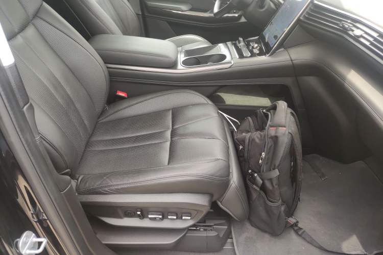 Used Nio ES8 2020 415 km Range 6-Seater Version Right Front Seat