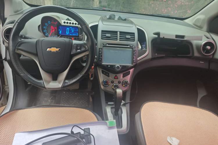 Used Chevrolet Aveo Sonic 2011 Sedan 1.6L Automatic SX