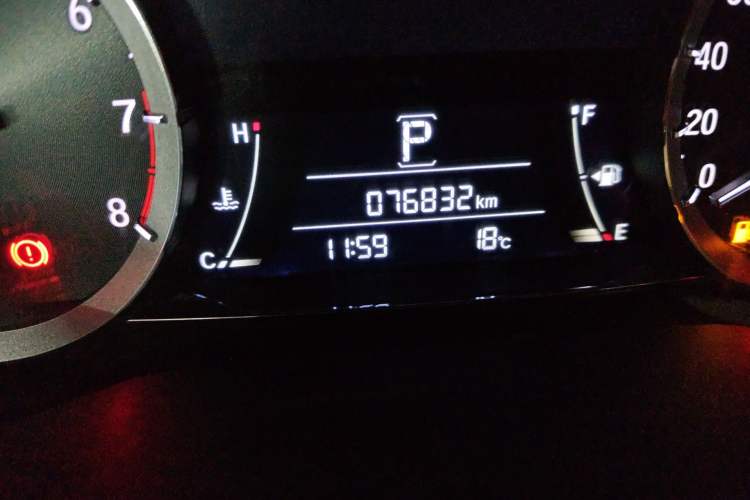 Used Honda UR-V 2020 370TURBO Four-Wheel Drive Prestige Edition Odometer Close Up