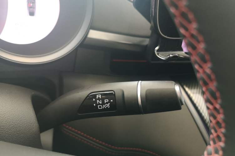 Used ORA Lightning Cat 2024 Dark Night Edition 555km Prestige Version Gear Lever