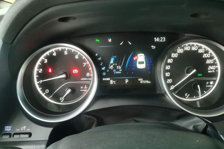 Used Toyota Camry 2021 2.0G Luxury Edition
