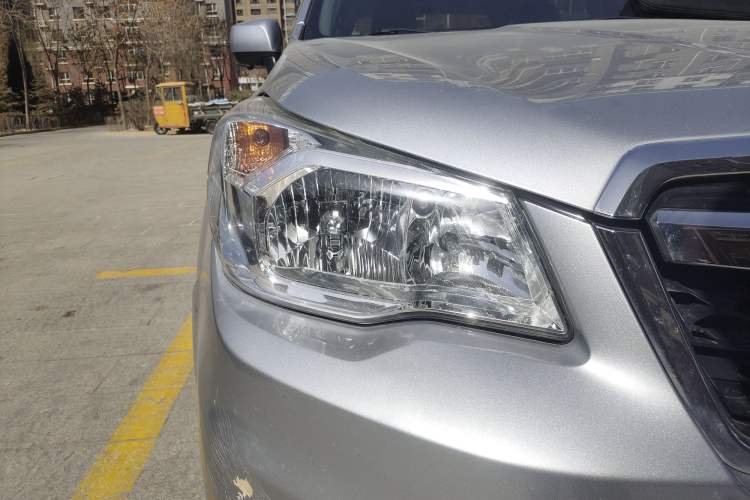 Used Subaru Forester 2014 2.5i Automatic Elite Edition Right Front Headlight