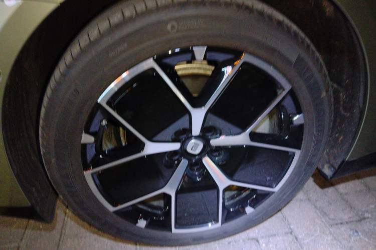 Used Xiaomi Auto SU7 2024 Rear-Drive Long-Range Intelligent Driving Version
