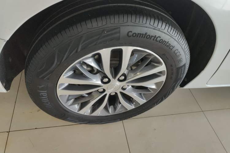 Used Buick GL8 2020 ES Land Cruiser 653T Luxury Edition Exterior 5