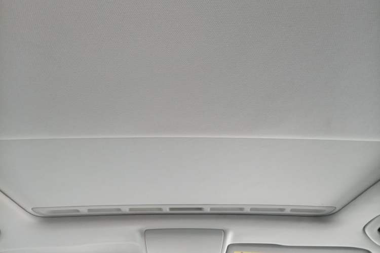 Used Volkswagen Gran Lavida 2013 1.6L Automatic Comfort Model Headliner