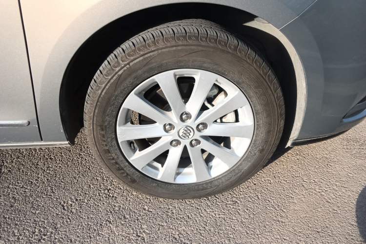 Used Buick GL8 2018 28T Luxury Model China VI Standard Right Front Wheel Hub