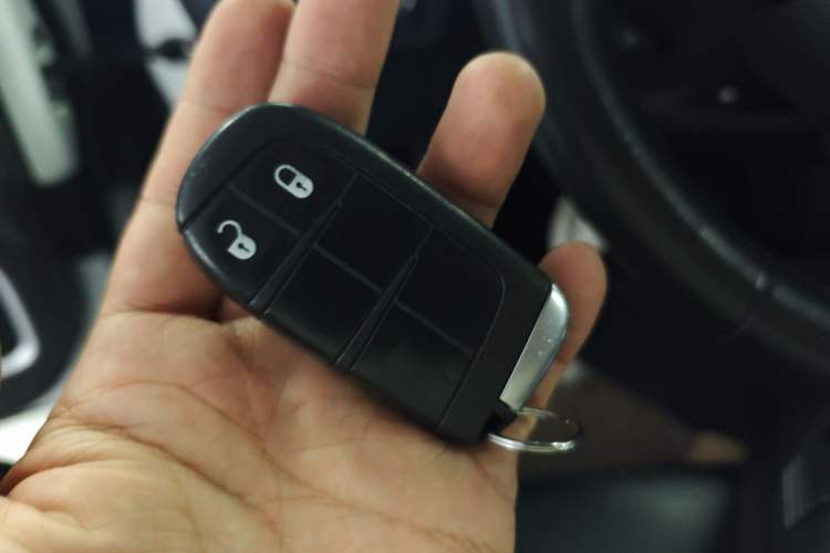 Used Jeep Compass 2017 200T Automatic Family Edition Interior 1