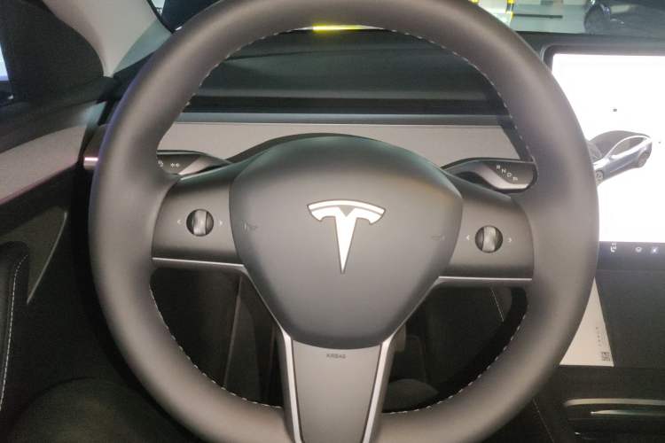 Used Tesla Model Y 2024 Rear-Wheel-Drive Version Steering Wheel