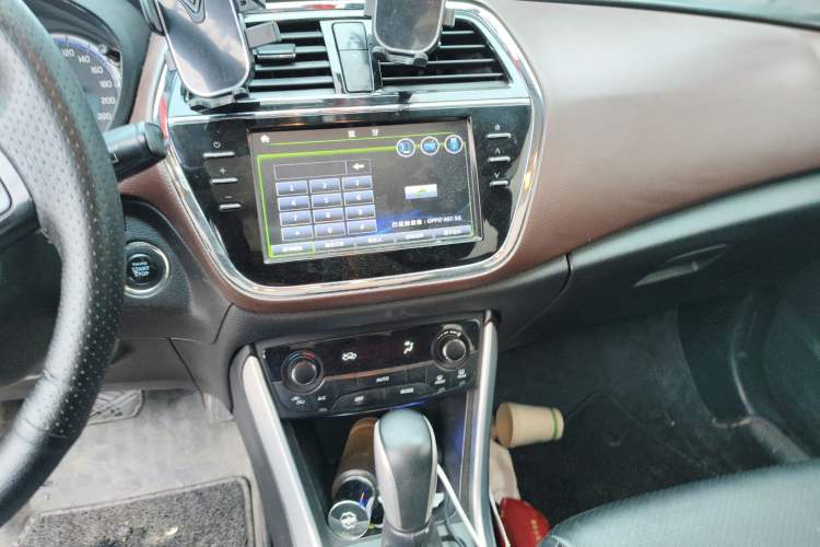 Used Suzuki Vitara S-Cross 2017 1.6L CVT Two-Wheel Drive Urban Advanced Model Audio And AC Panel